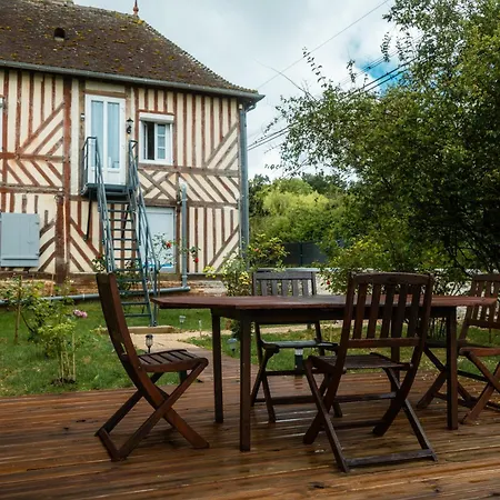 Bed & Breakfast Le Bois Rouland 3*